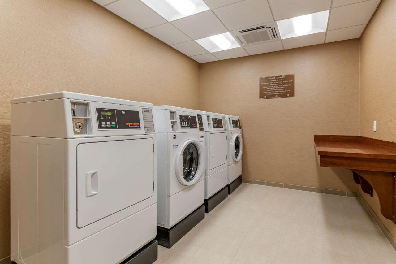 Comfort Suites Camp Hill-Harrisburg West Экстерьер фото