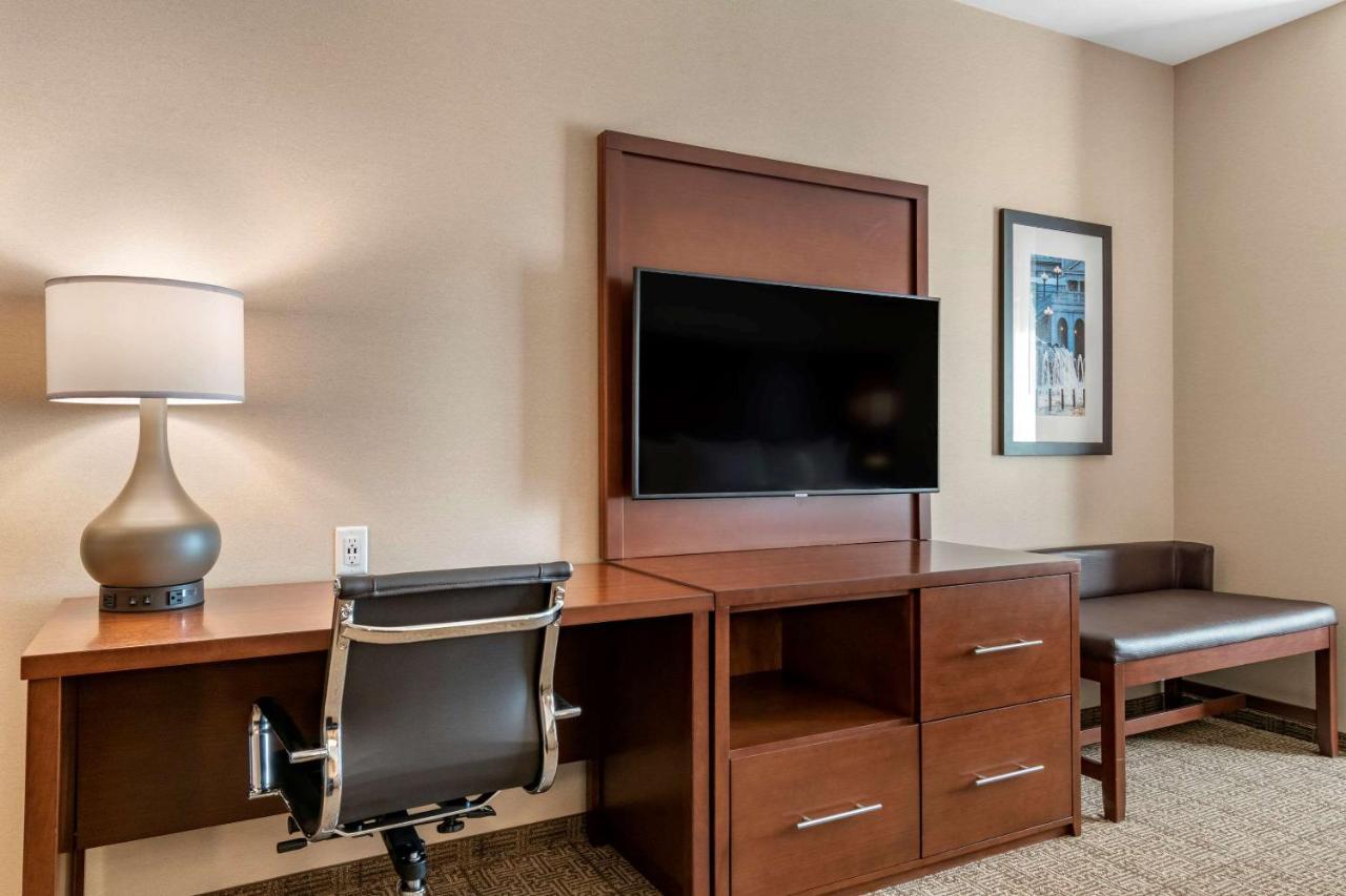 Comfort Suites Camp Hill-Harrisburg West Экстерьер фото
